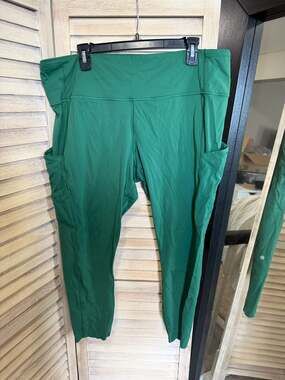 EUC Lululemon Fast & Free High-Rise Tight 25" Nulux in Everglade Green Size 18